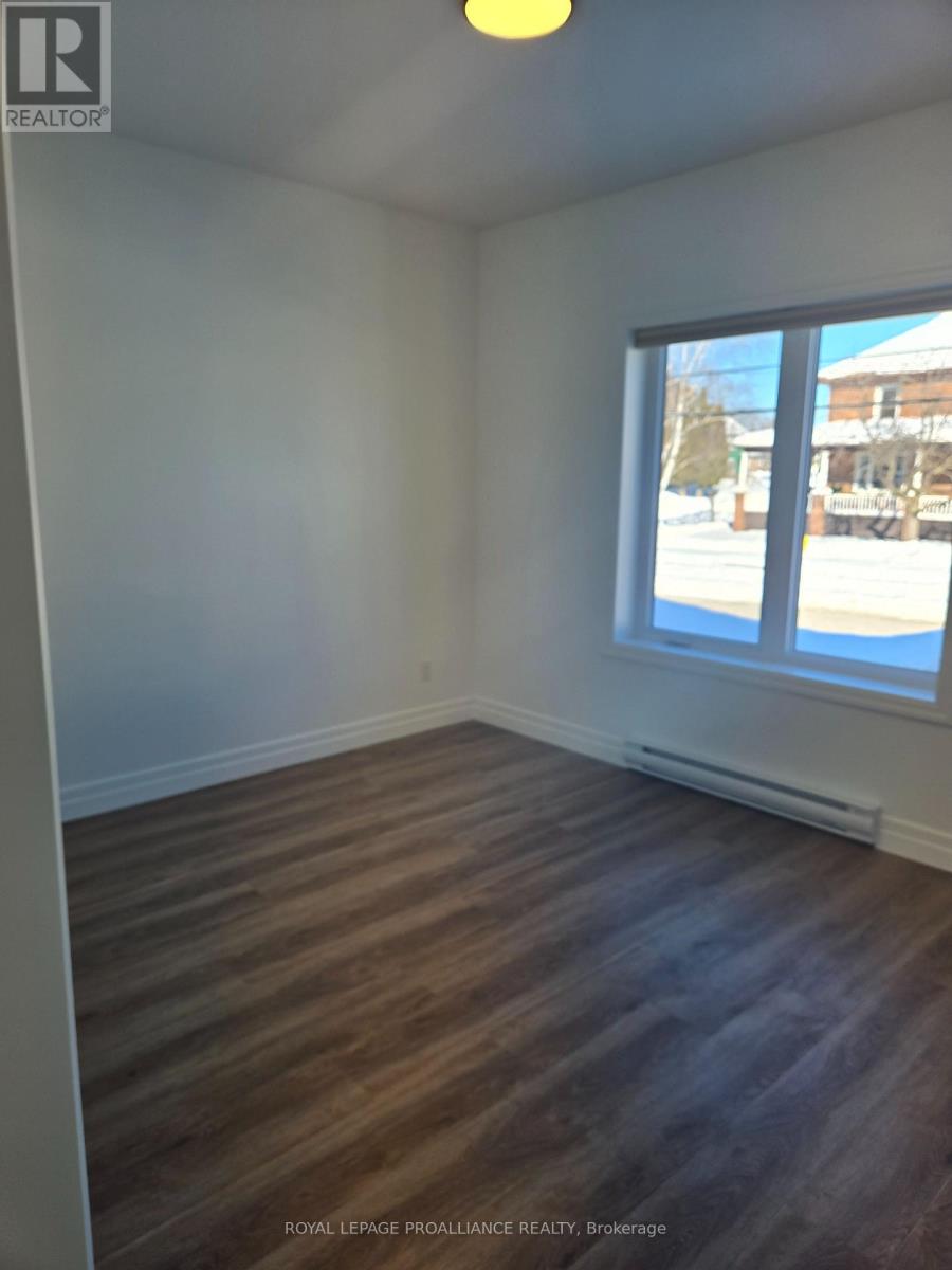 2 - 45 Heber Street, Quinte West (Trenton Ward), Ontario  K8V 1M8 - Photo 17 - X12752800