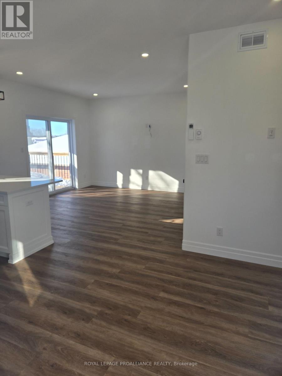 2 - 45 Heber Street, Quinte West (Trenton Ward), Ontario  K8V 1M8 - Photo 2 - X12752800