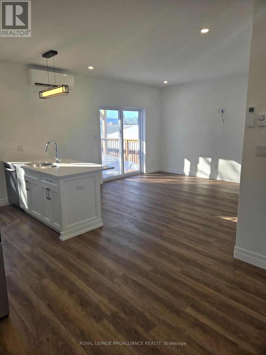 2 - 45 Heber Street, Quinte West (Trenton Ward), Ontario  K8V 1M8 - Photo 3 - X12752800