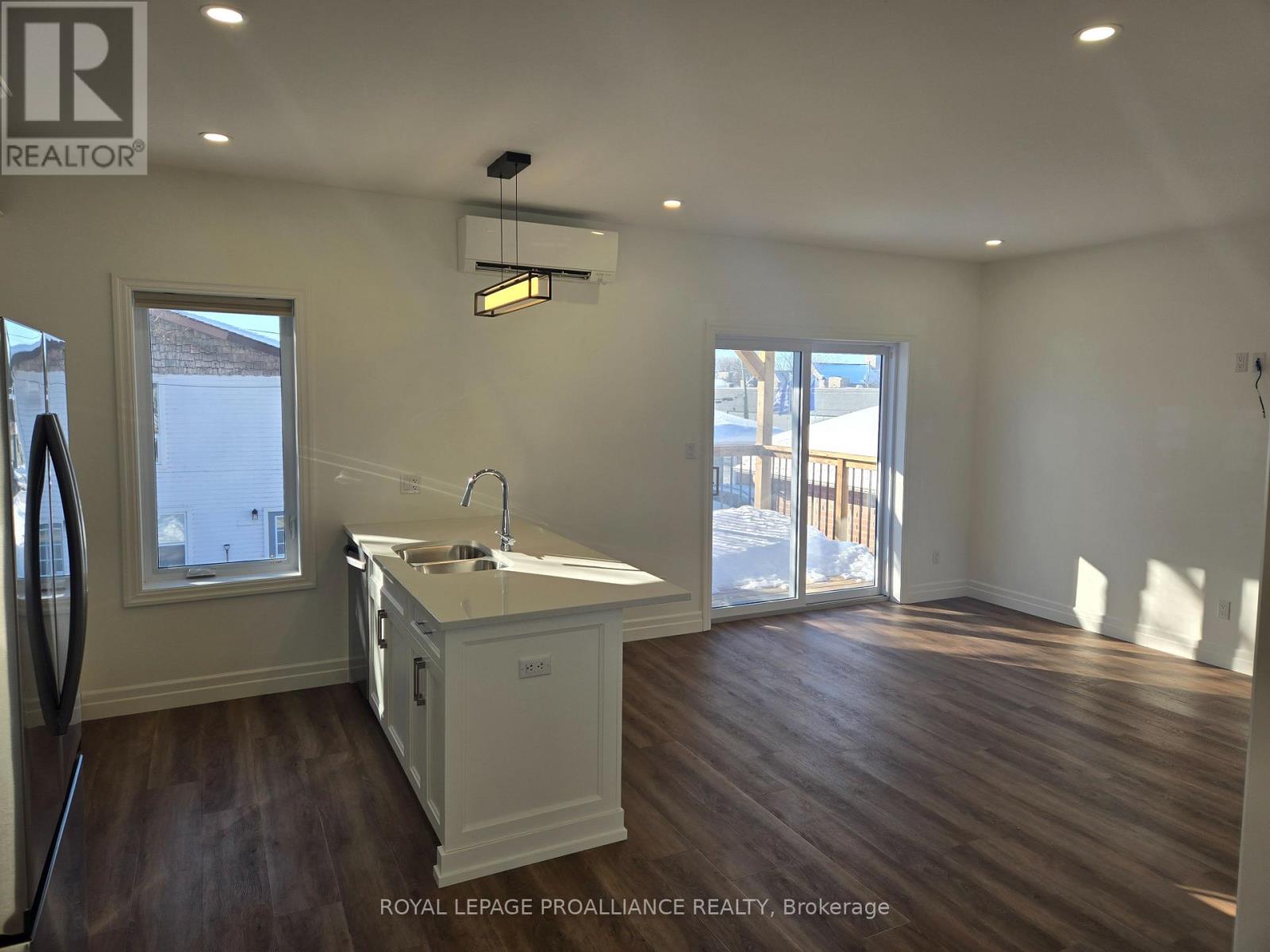 2 - 45 Heber Street, Quinte West (Trenton Ward), Ontario  K8V 1M8 - Photo 6 - X12752800