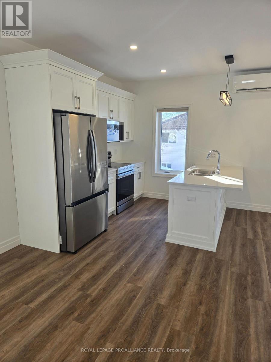 2 - 45 Heber Street, Quinte West (Trenton Ward), Ontario  K8V 1M8 - Photo 8 - X12752800