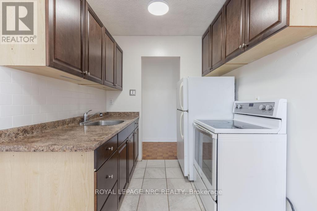 Unit 201 - 14 John Street, Grimsby, Ontario  L3M 1X5 - Photo 10 - X12752460