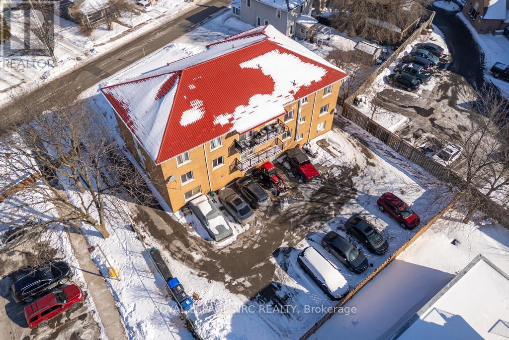 Unit 201 - 14 John Street, Grimsby, Ontario  L3M 1X5 - Photo 20 - X12752460