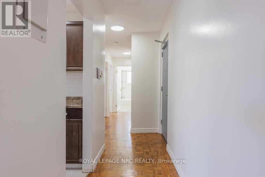 Unit 201 - 14 John Street, Grimsby, Ontario  L3M 1X5 - Photo 3 - X12752460