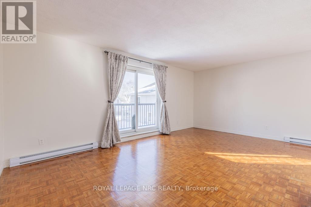 Unit 201 - 14 John Street, Grimsby, Ontario  L3M 1X5 - Photo 5 - X12752460