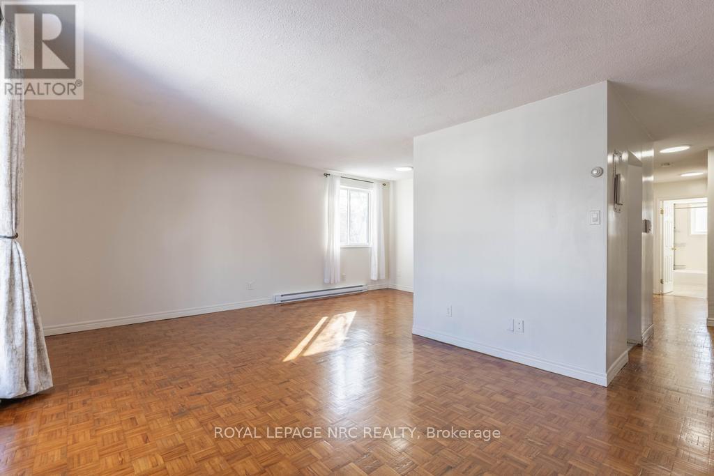 Unit 201 - 14 John Street, Grimsby, Ontario  L3M 1X5 - Photo 6 - X12752460