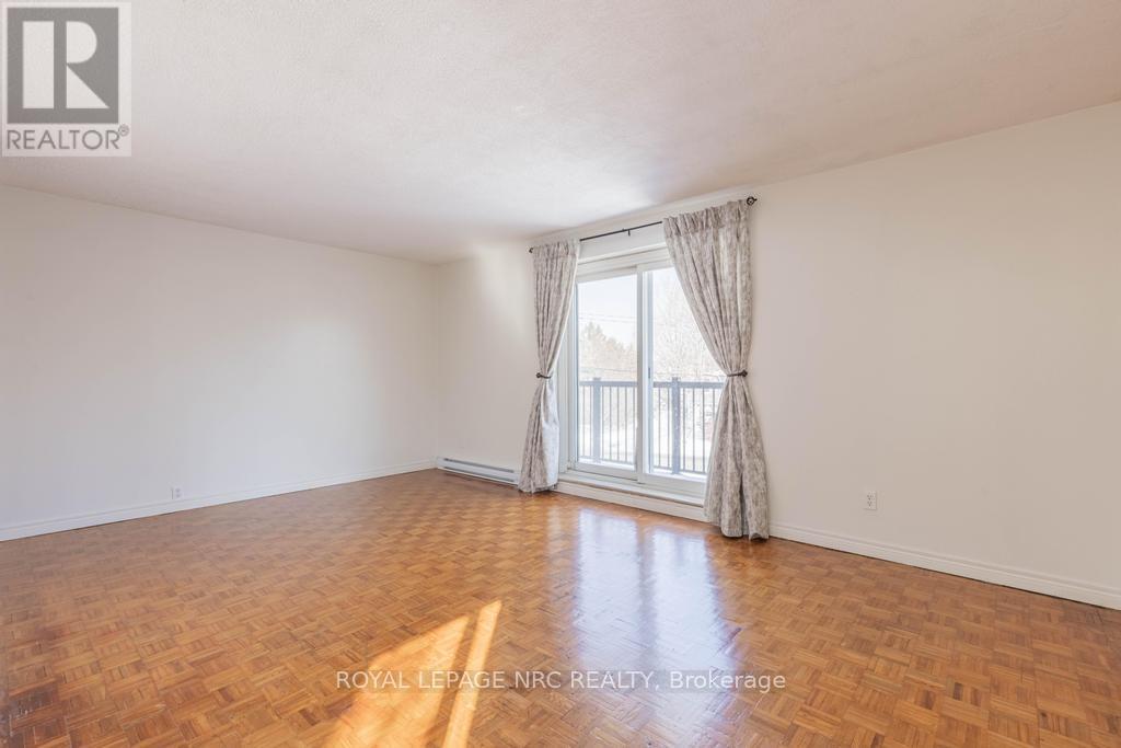 Unit 201 - 14 John Street, Grimsby, Ontario  L3M 1X5 - Photo 8 - X12752460