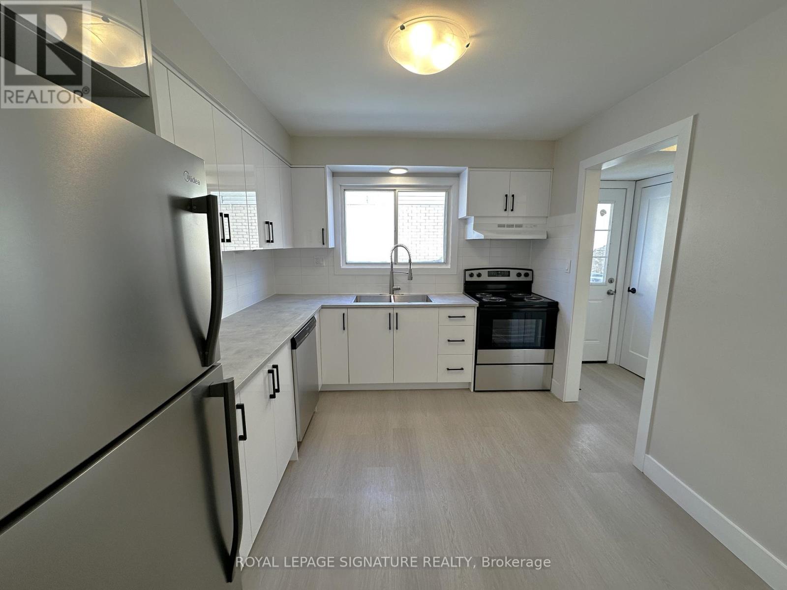 B - 107 Endicott Terrace, Welland, Ontario  L3C 5S3 - Photo 9 - X12752552