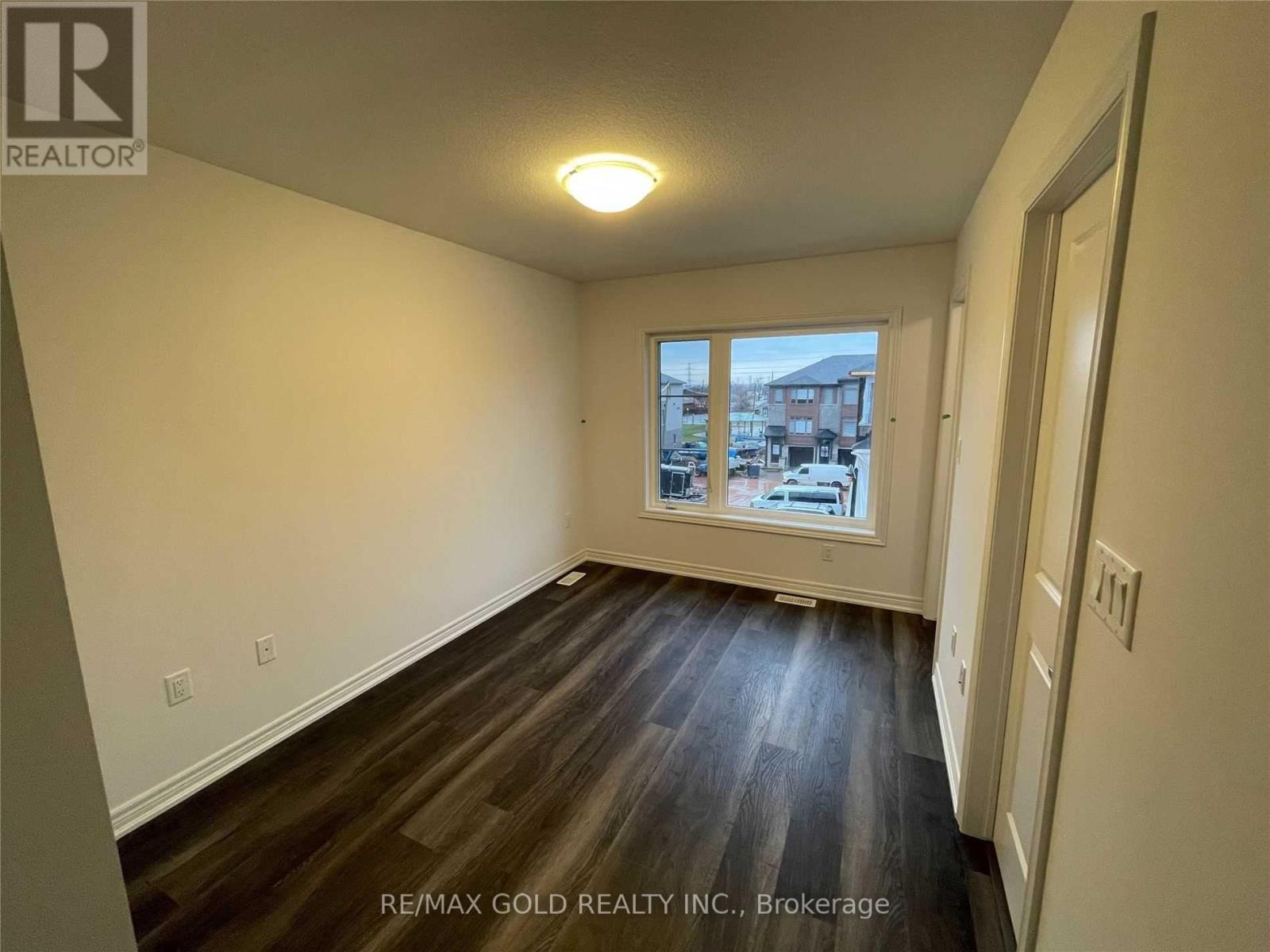 104 - 575 Woodward Avenue N, Hamilton, Ontario  L8H 0B3 - Photo 4 - X12752600