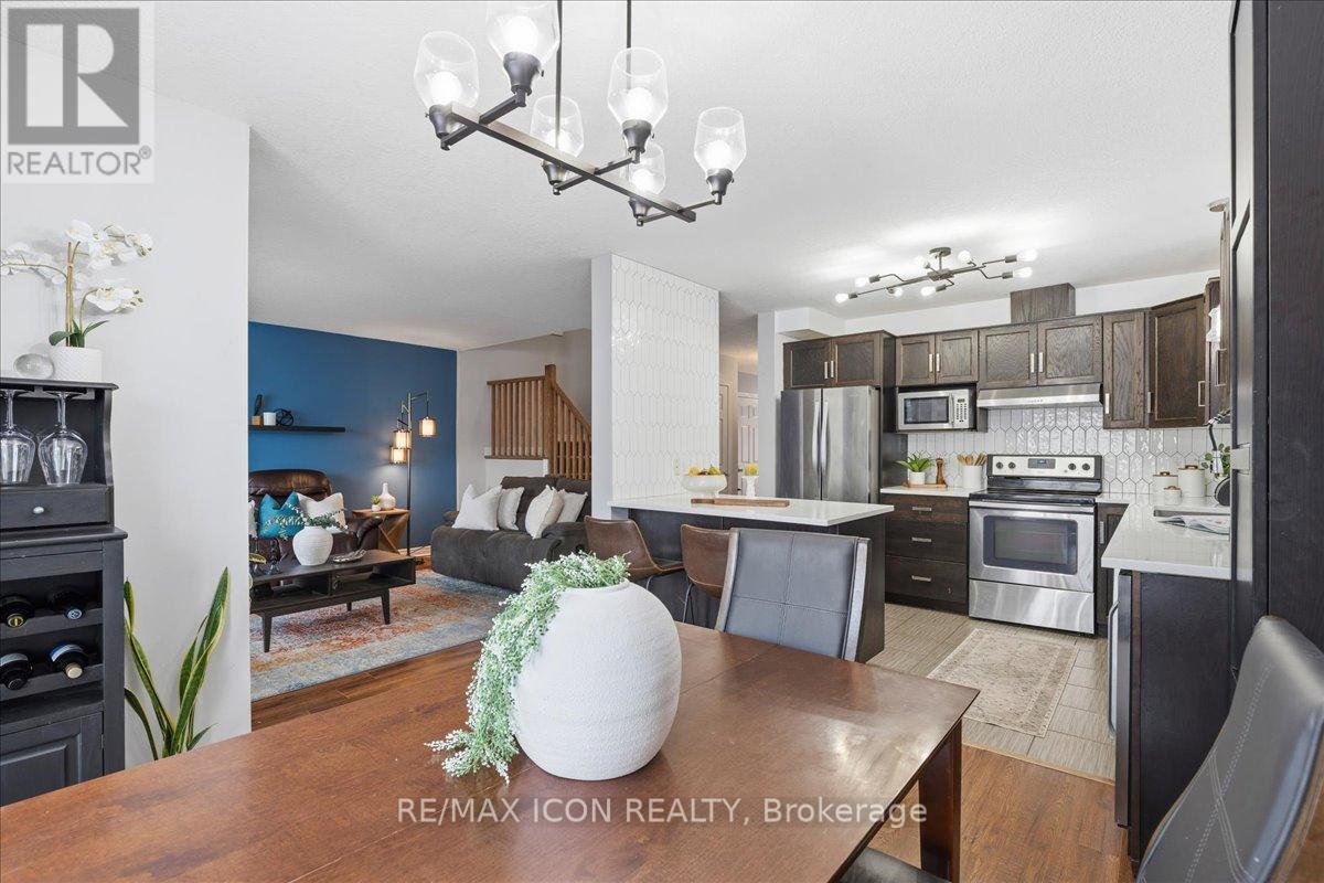 361 Sienna Crescent, Kitchener, Ontario  N2R 1T8 - Photo 5 - X12752628