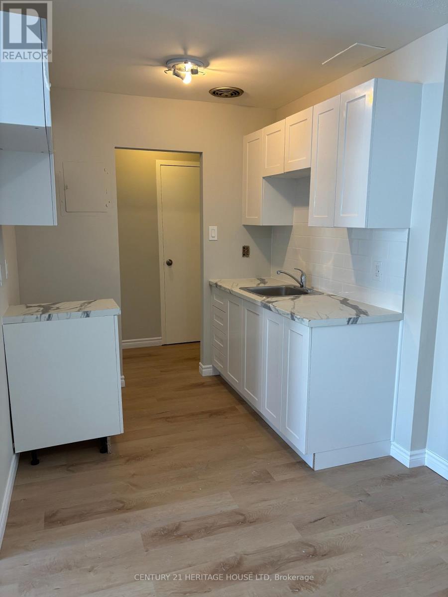 109 - 31 Parkside Drive S, St. Thomas, Ontario  N5R 3V1 - Photo 4 - X12752844