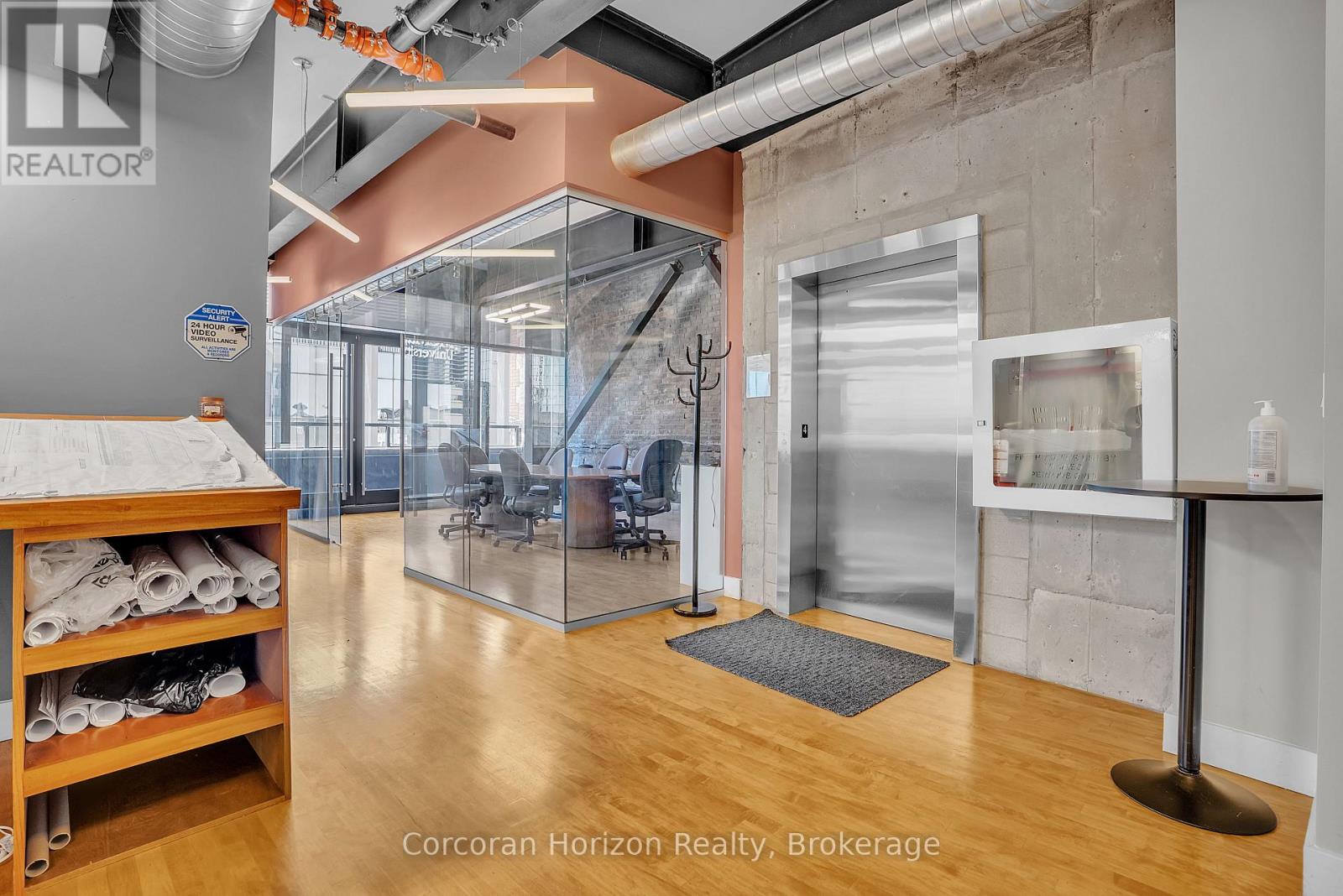 402 - 12 James Street N, Hamilton, Ontario  L8R 2J9 - Photo 17 - X12752826