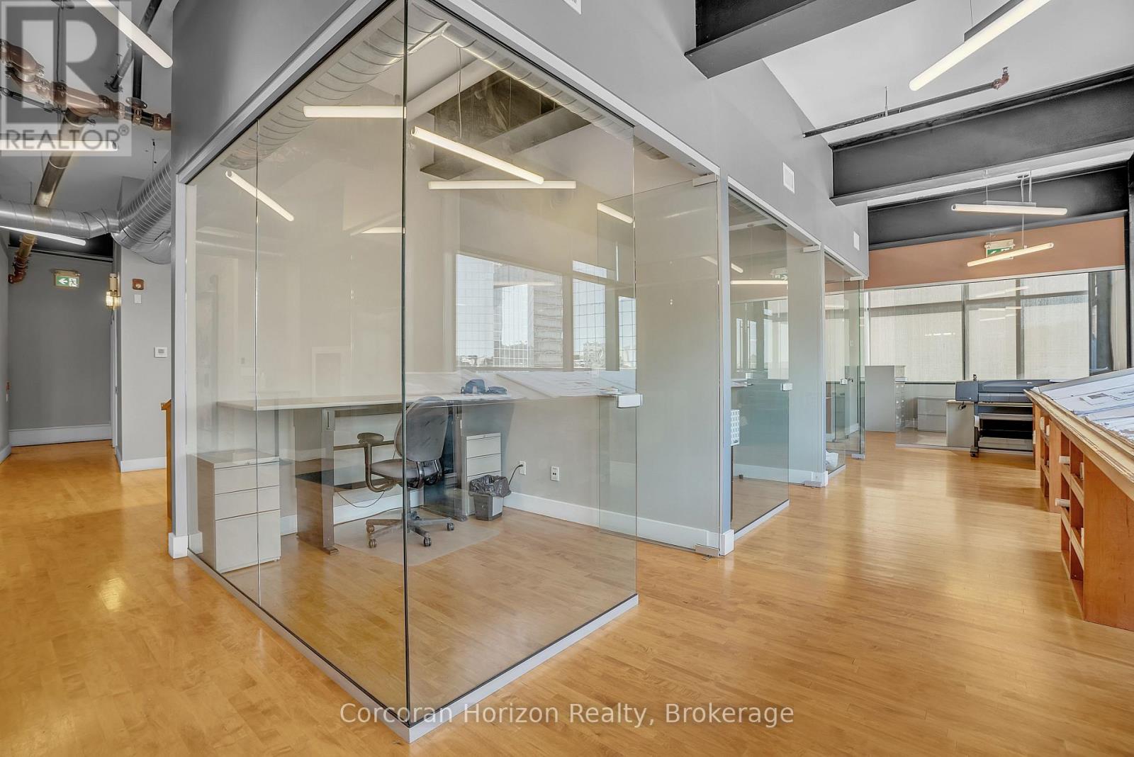 402 - 12 James Street N, Hamilton, Ontario  L8R 2J9 - Photo 4 - X12752826