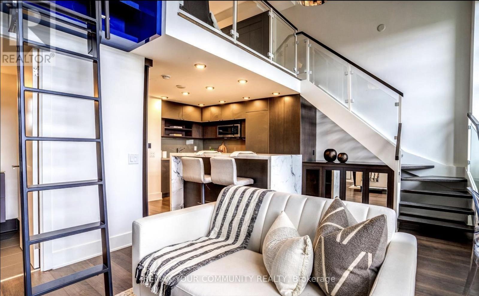 923 - 111 ST. CLAIR AVENUE W, Toronto, Ontario