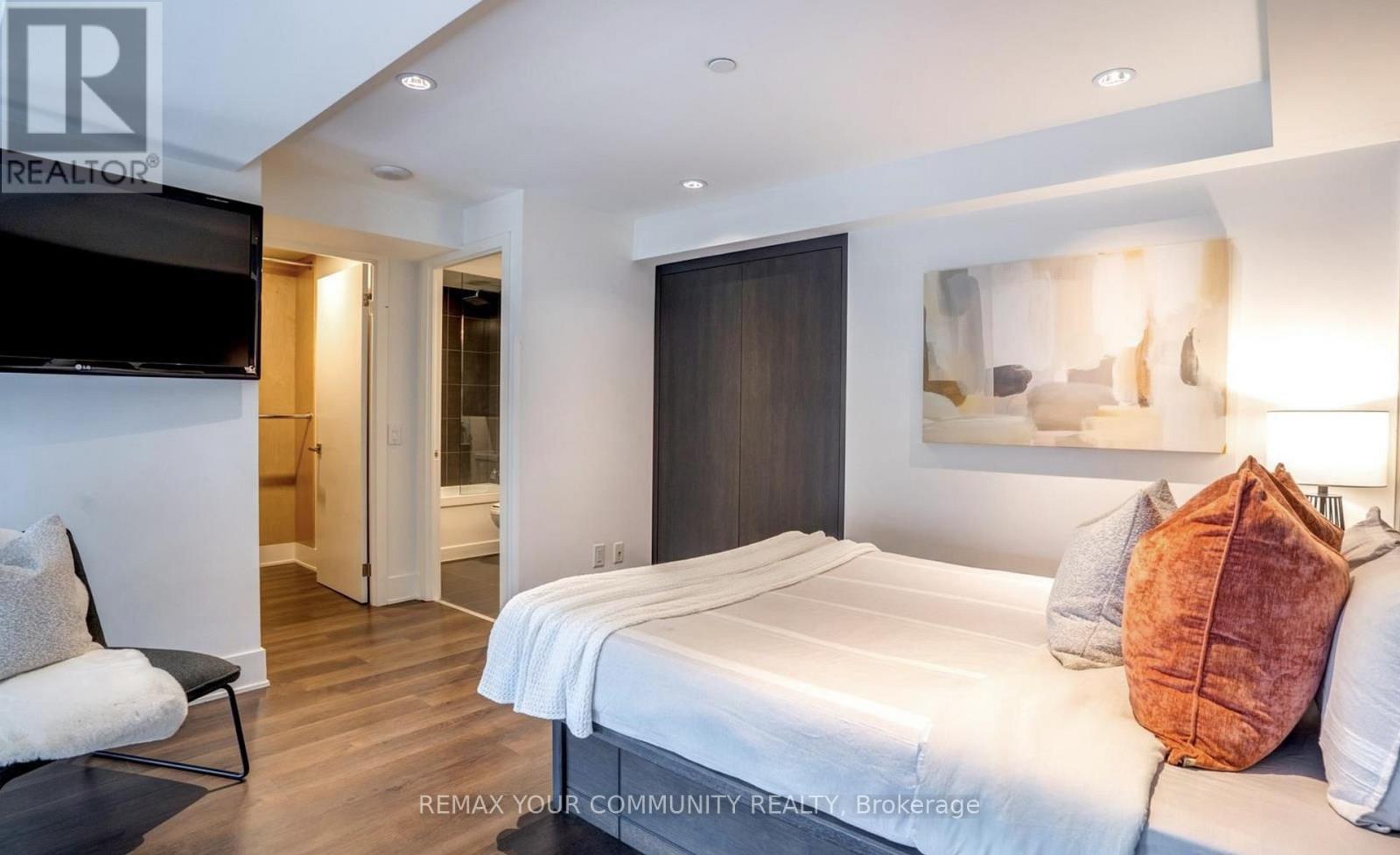 923 - 111 St. Clair Avenue W, Toronto (Yonge-St. Clair), Ontario  M4V 1N5 - Photo 14 - C12751000