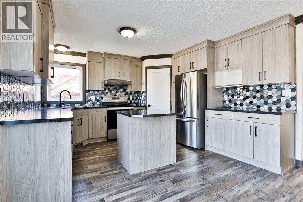 11 Wildwood Crescent W, Lethbridge, Alberta  T1K 6E1 - Photo 12 - A2277495