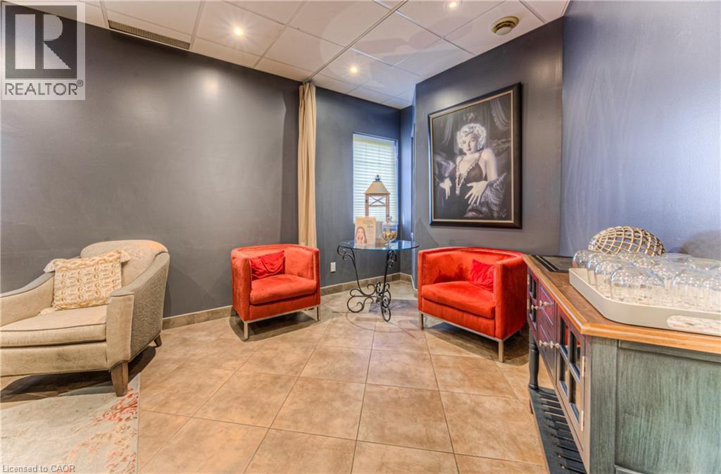 370 University Avenue E Unit# 105, Waterloo, Ontario  N2K 3N2 - Photo 3 - 40768540