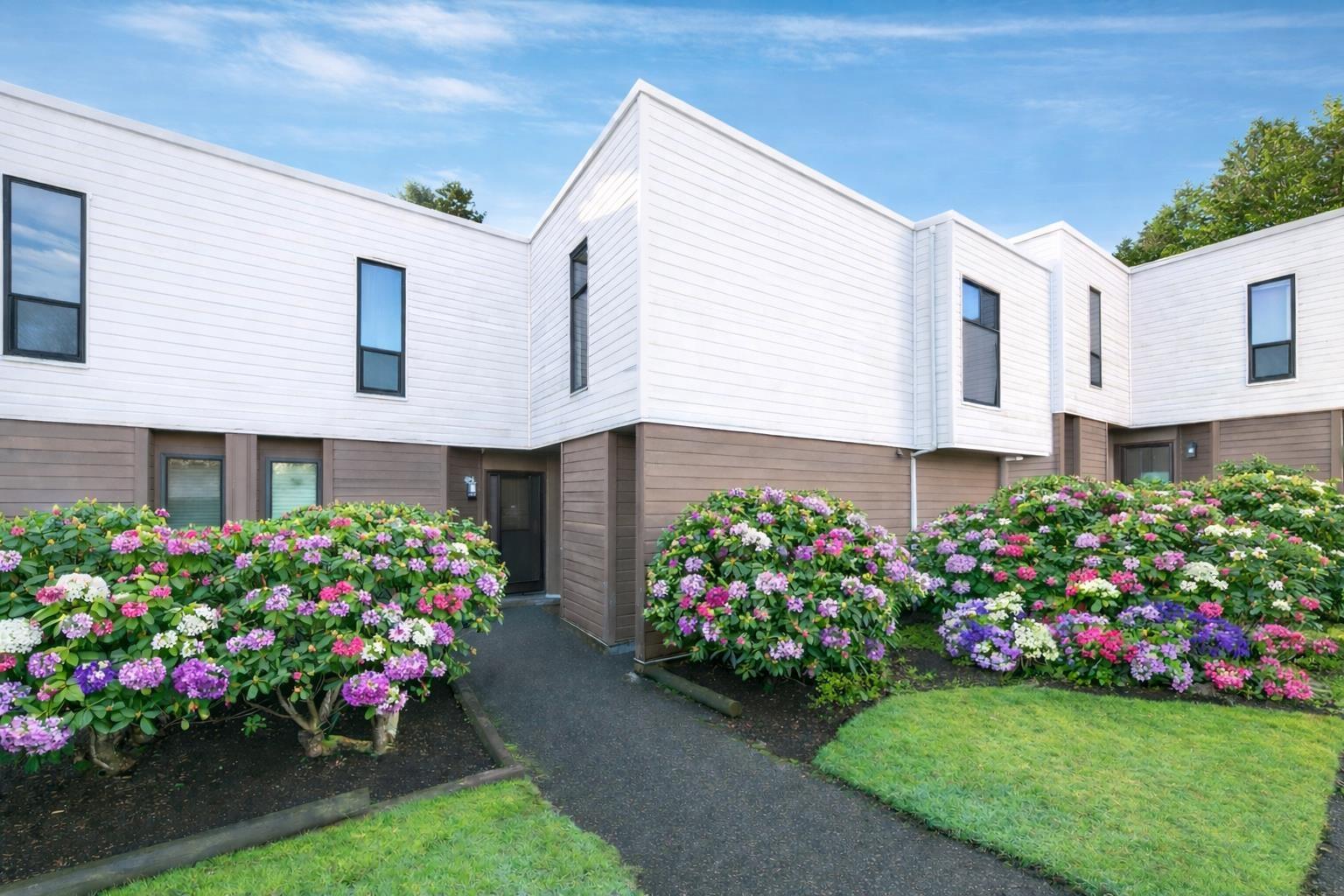 10 9400 128 Street, Surrey, British Columbia  V3V 5N4 - Photo 1 - R3081012