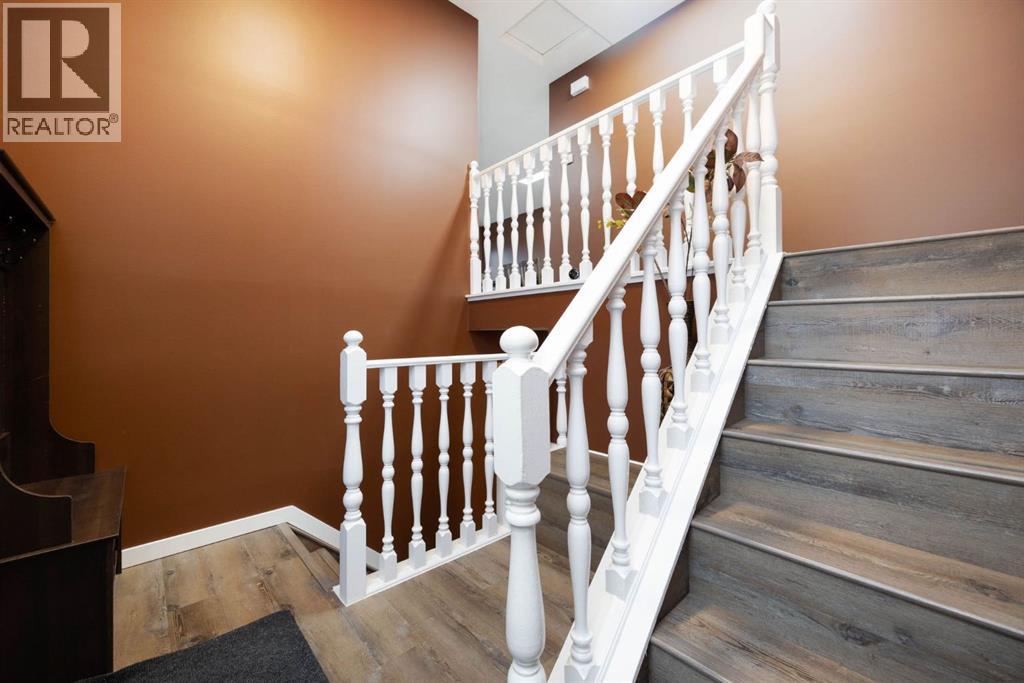 1089 Timberline Drive, Fort Mcmurray, Alberta  T9K 1T9 - Photo 3 - A2270944