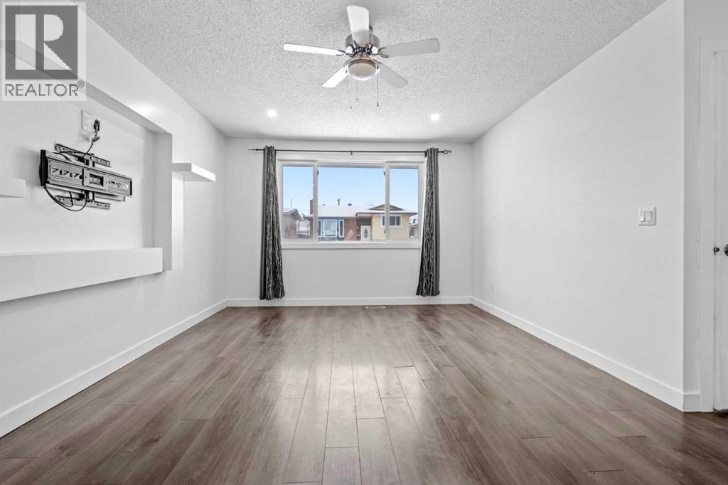 263 Doverview Crescent Se, Calgary, Alberta  T2B 1Y7 - Photo 6 - A2274126