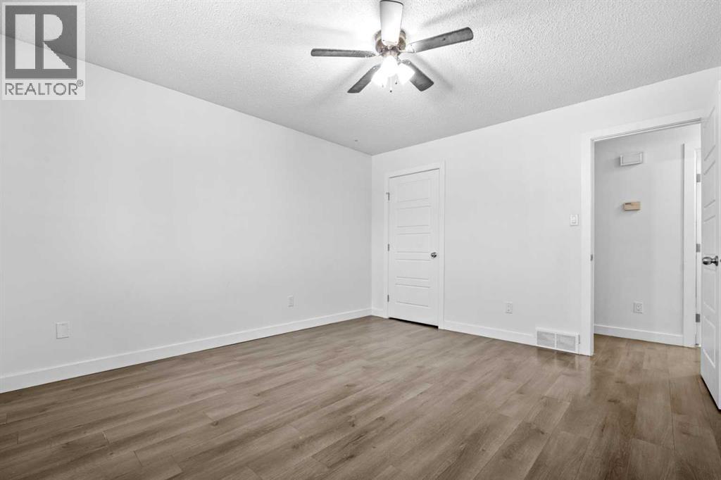 263 Doverview Crescent Se, Calgary, Alberta  T2B 1Y7 - Photo 13 - A2274126