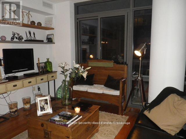 2808 - 38 Grenville Street, Toronto, Ontario  M4Y 1A5 - Photo 6 - C12752786