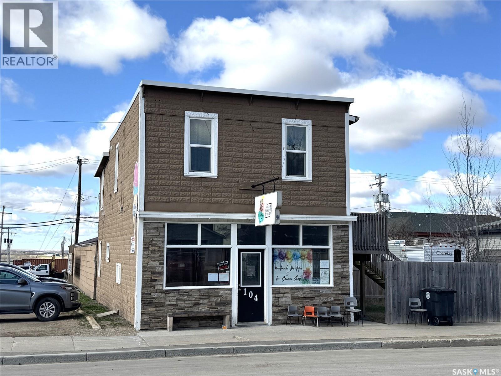 104 2nd Avenue W, Biggar, Saskatchewan  S0K 0M0 - Photo 1 - SK027825