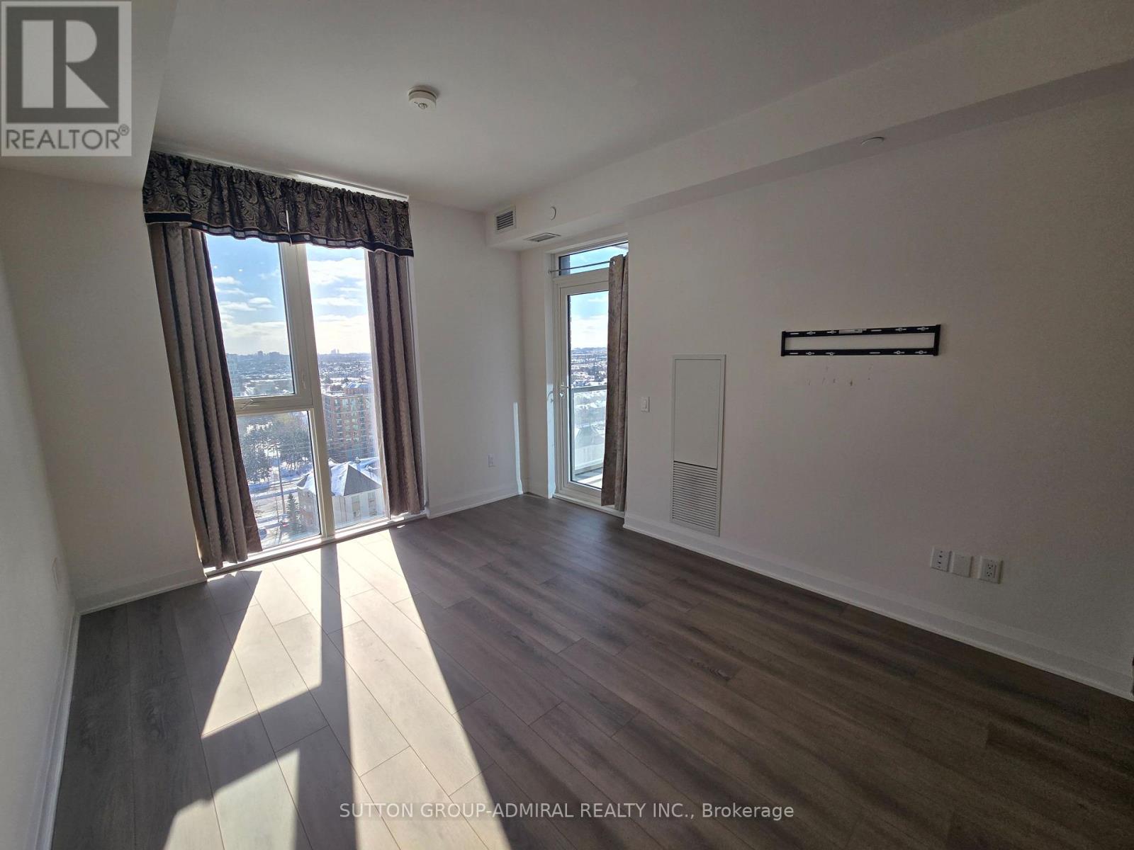 1504 - 20 Gatineau Drive, Vaughan, Ontario  L4J 0L3 - Photo 5 - N12752834