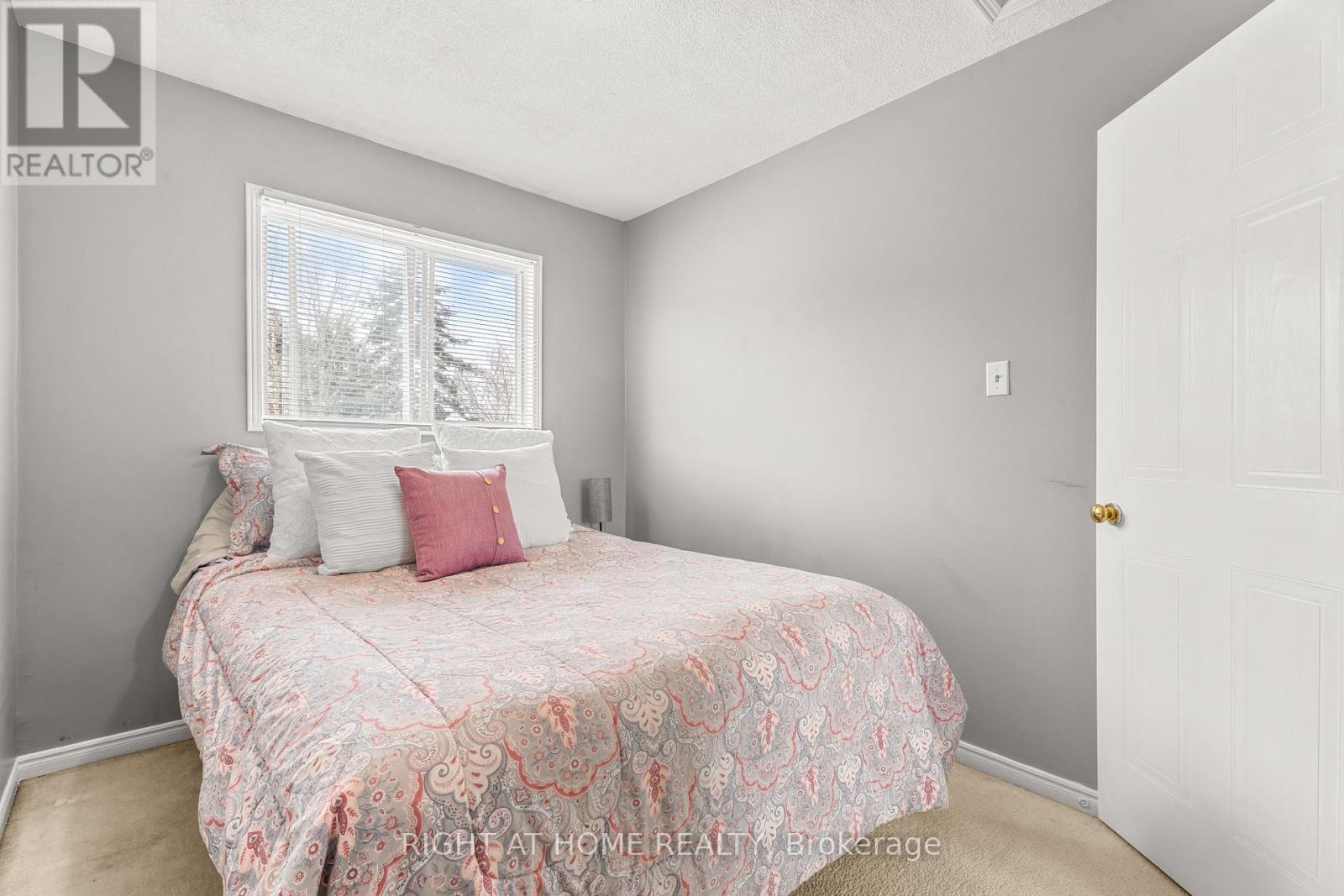 28 Forest Wood Drive, Essa, Ontario  L3W 0K5 - Photo 12 - N12752842