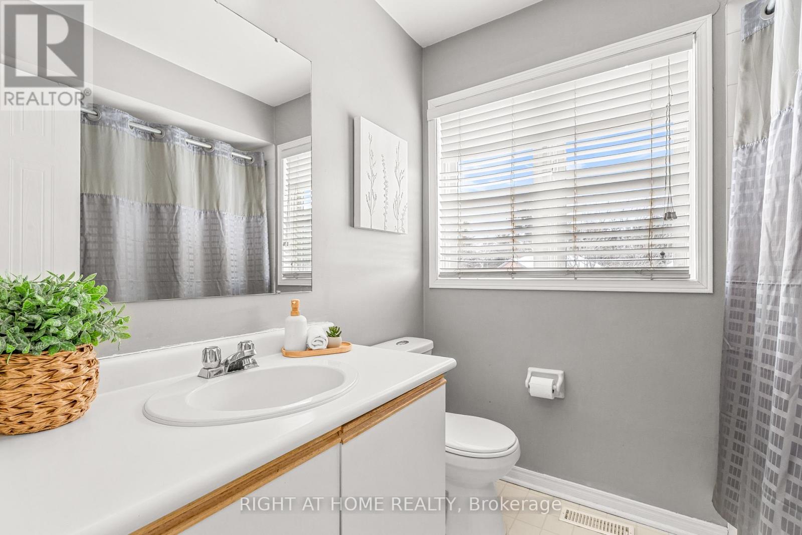 28 Forest Wood Drive, Essa, Ontario  L3W 0K5 - Photo 15 - N12752842