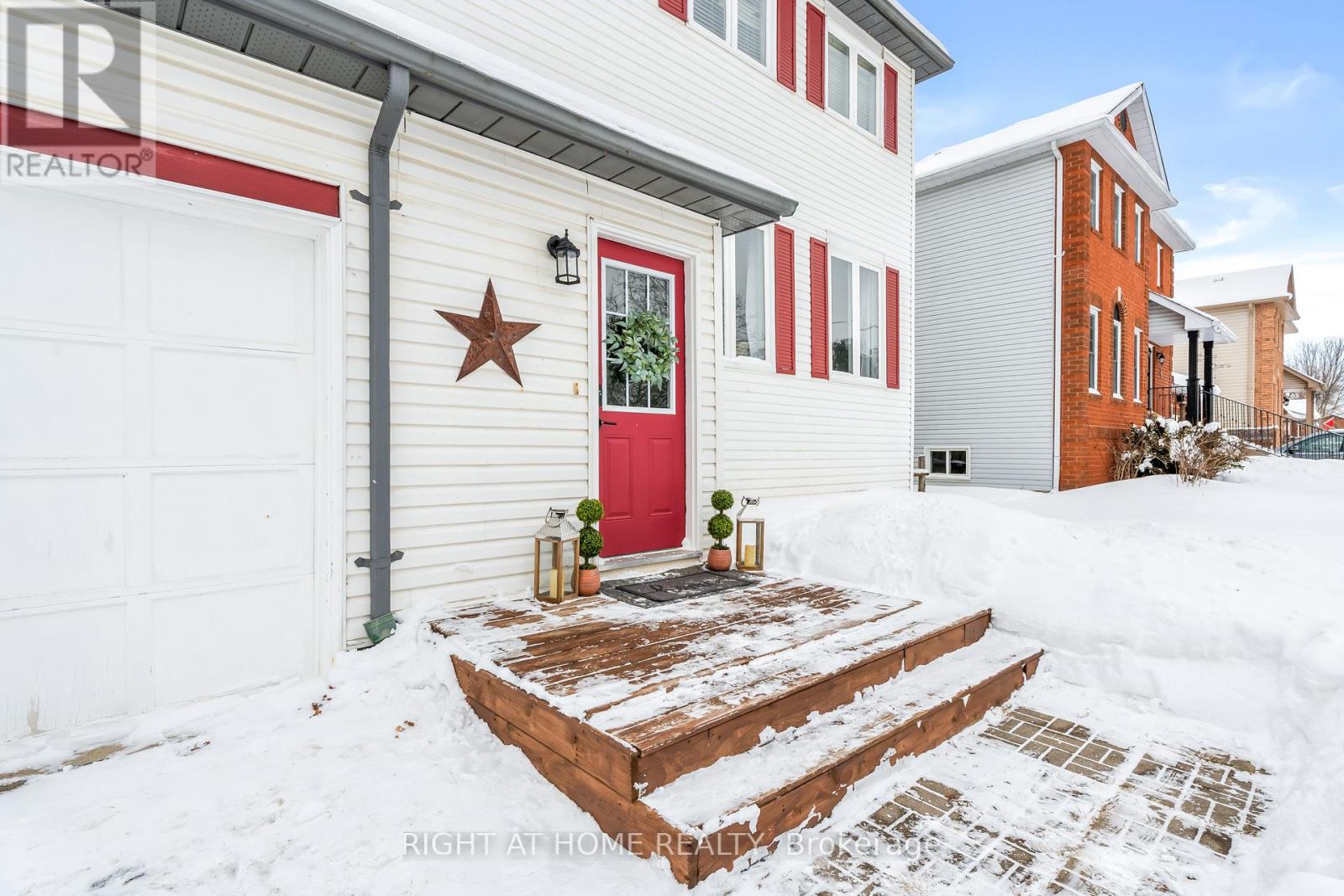 28 Forest Wood Drive, Essa, Ontario  L3W 0K5 - Photo 3 - N12752842