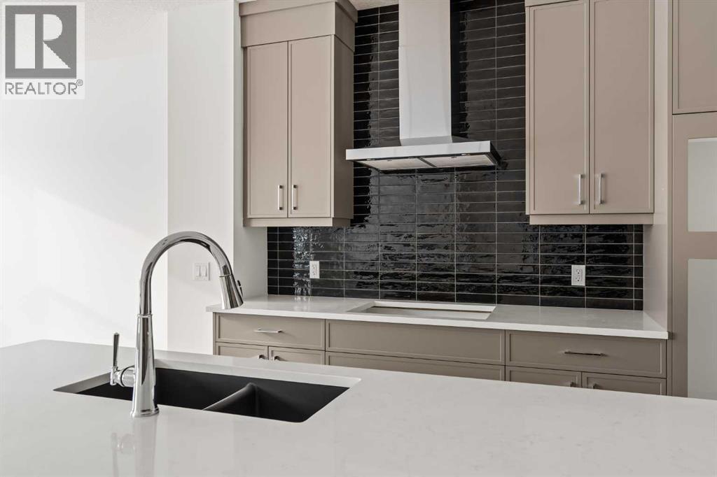 71 Silver Spruce Grove Sw, Calgary, Alberta  T2X 5M1 - Photo 5 - A2283470