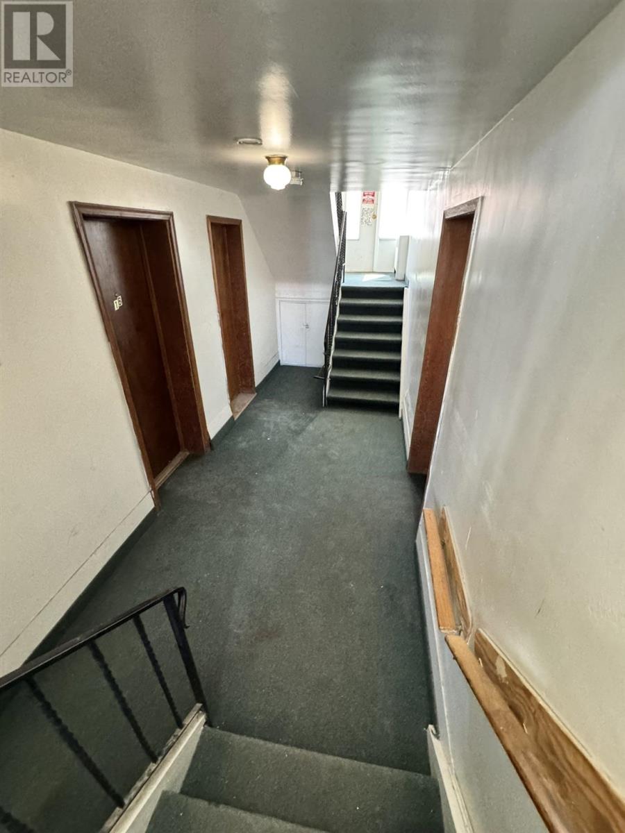 690 Pine St, Sault Ste. Marie, Ontario  P6B 3G1 - Photo 15 - SM260219