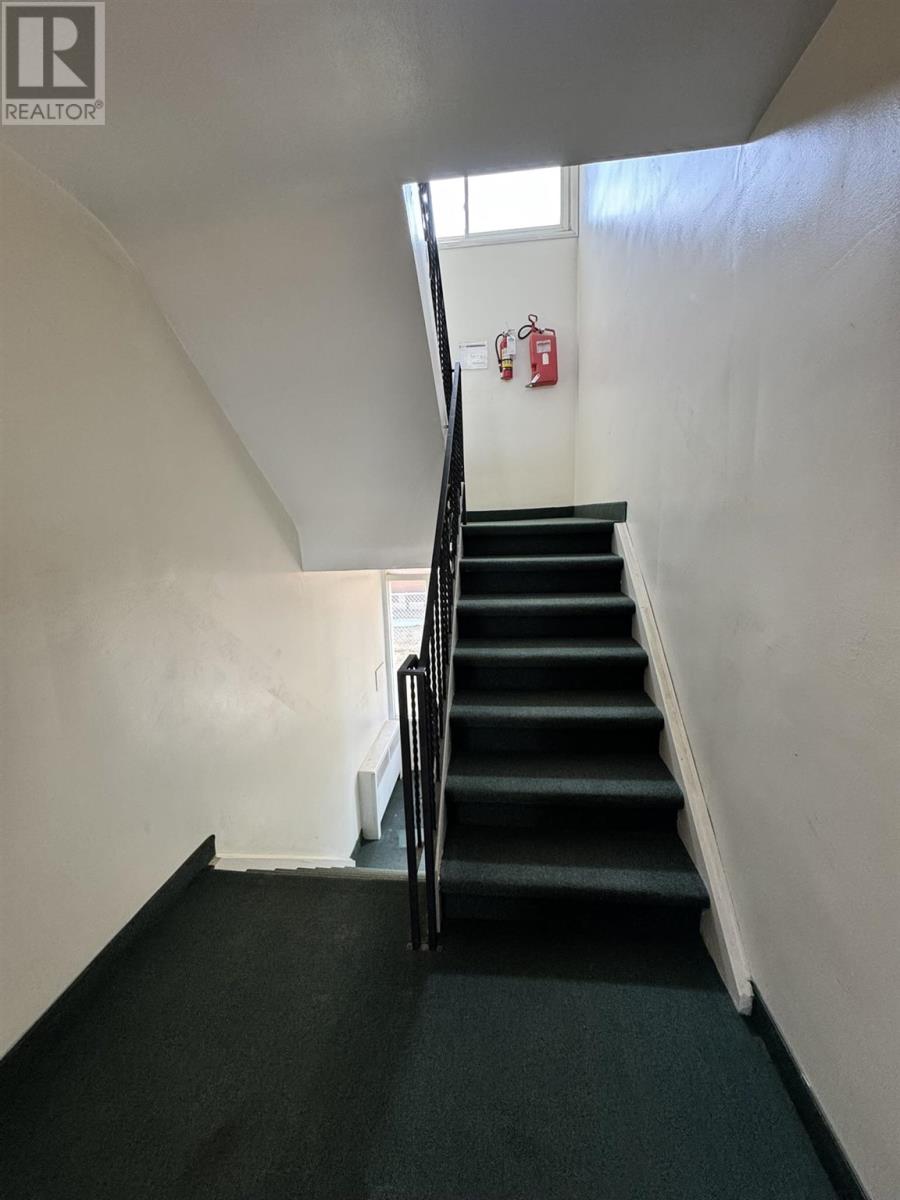 690 Pine St, Sault Ste. Marie, Ontario  P6B 3G1 - Photo 2 - SM260219