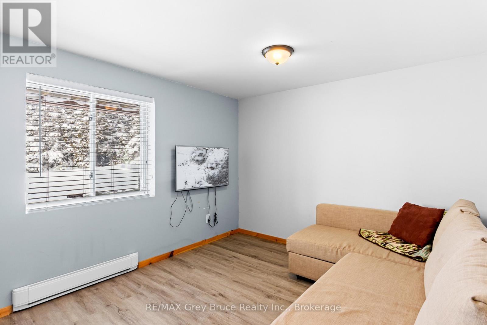 798 Dorcas Bay Road, Northern Bruce Peninsula, Ontario N0H 2R0 - Photo 32 - X12752890