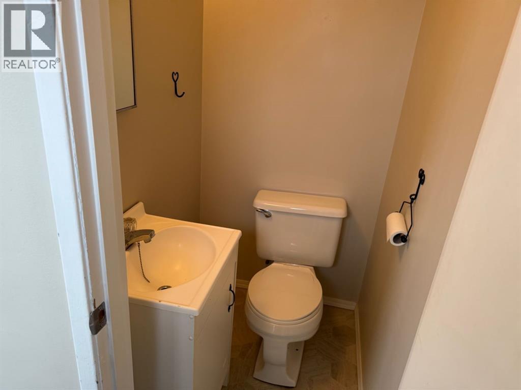 27, 441 Switzer Drive, Hinton, Alberta  T7V 1Z7 - Photo 5 - A2267409