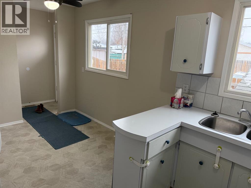 27, 441 Switzer Drive, Hinton, Alberta  T7V 1Z7 - Photo 8 - A2267409