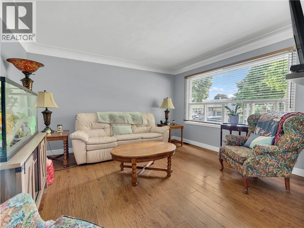 446 East 36th Street, Hamilton, Ontario  L8V 4A5 - Photo 8 - 40761310