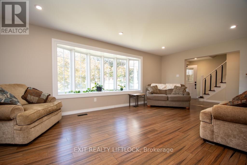 1456 Firwood Crescent, Peterborough, Ontario  K9K 1J1 - Photo 6 - X12752904