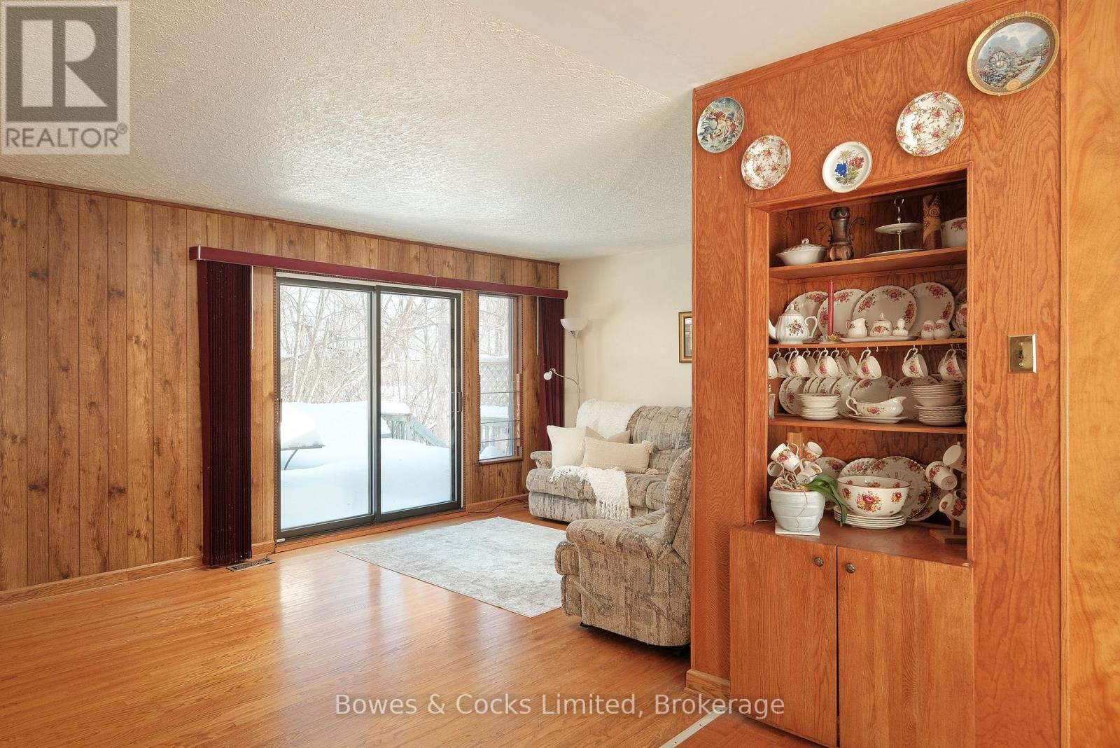 1227 Algonquin Boulevard, Peterborough (Northcrest Ward 5), Ontario  K9H 6N1 - Photo 5 - X12753074