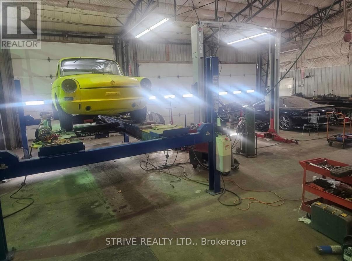 605 On-7 Street, Kawartha Lakes, Ontario  K0M 2M0 - Photo 4 - X12753108