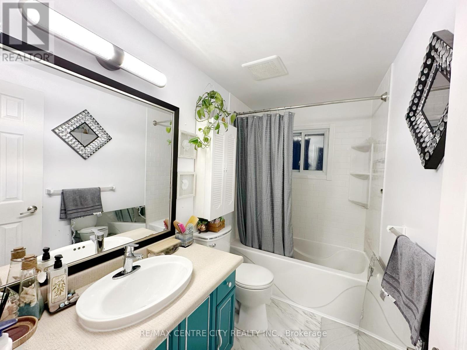 18 Corinth Court, London East, Ontario  N5Y 5A8 - Photo 12 - X12752898