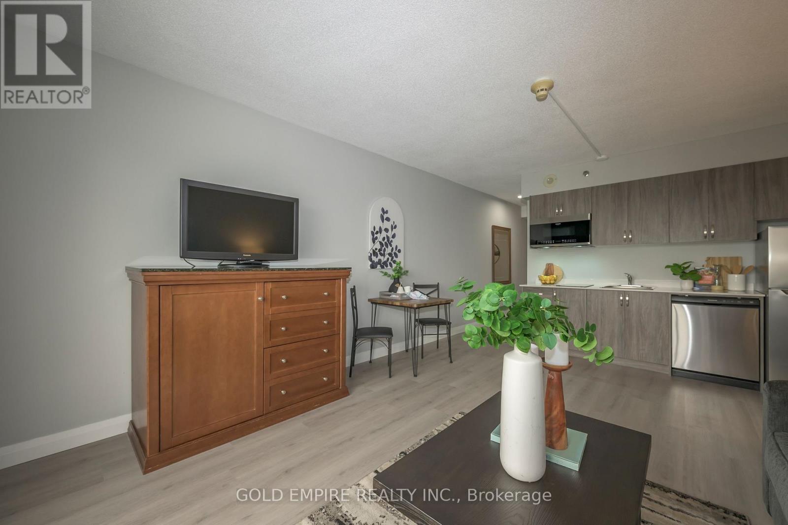 1 Bedroom - 300 King Street, London East (East K), Ontario  N6B 1S2 - Photo 7 - X12753118