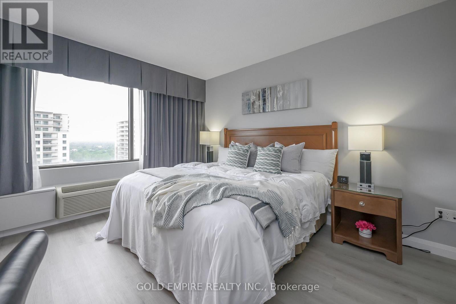 Studio - 300 King Street, London East, Ontario  N6B 1S2 - Photo 11 - X12753124