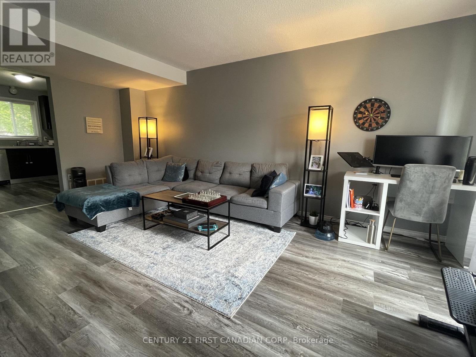 23 - 70 Chapman Court, London North (North I), Ontario  N6G 4Z4 - Photo 2 - X12753192