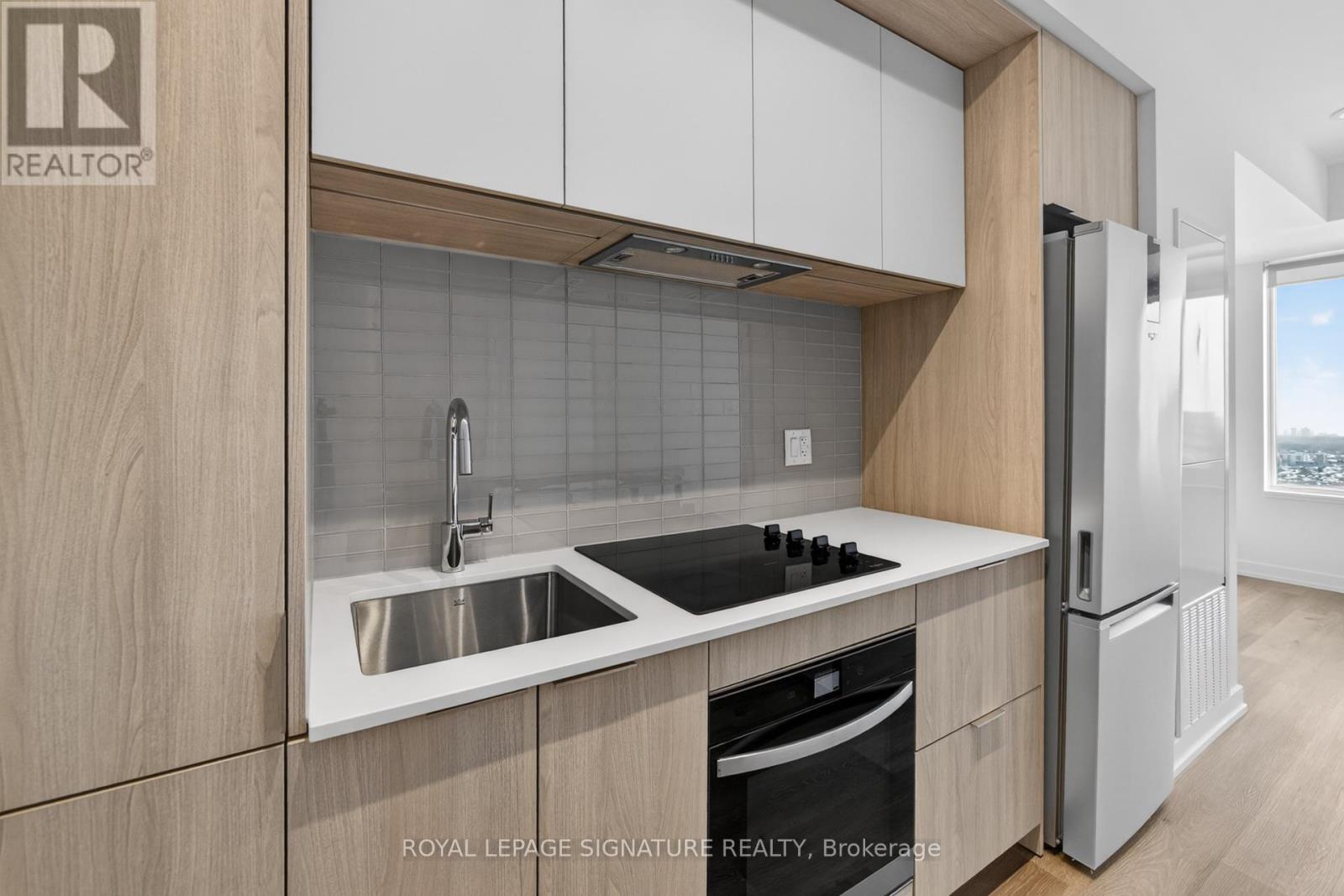 4707 - 395 Square One Drive, Mississauga, Ontario  L5B 0P6 - Photo 11 - W12752716