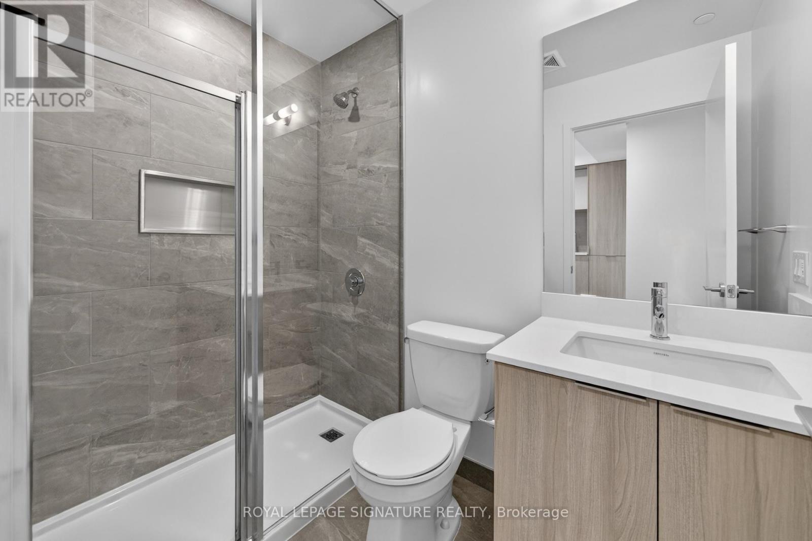 4707 - 395 Square One Drive, Mississauga, Ontario  L5B 0P6 - Photo 24 - W12752716