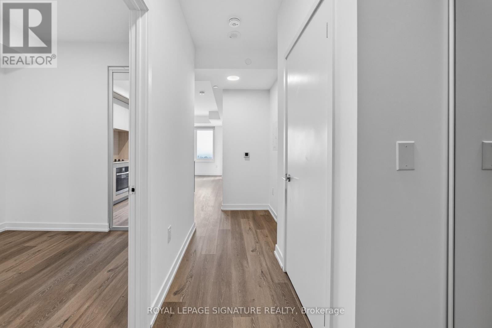 4707 - 395 Square One Drive, Mississauga, Ontario  L5B 0P6 - Photo 7 - W12752716