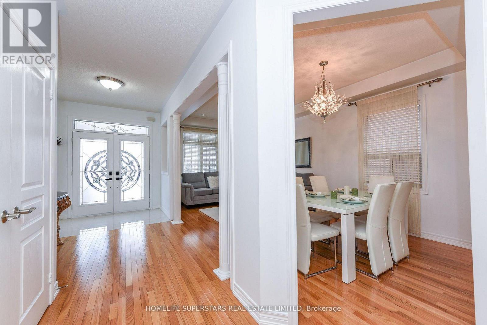 27 Dovehaven Crescent, Brampton, Ontario  L6P 2N8 - Photo 13 - W12752732