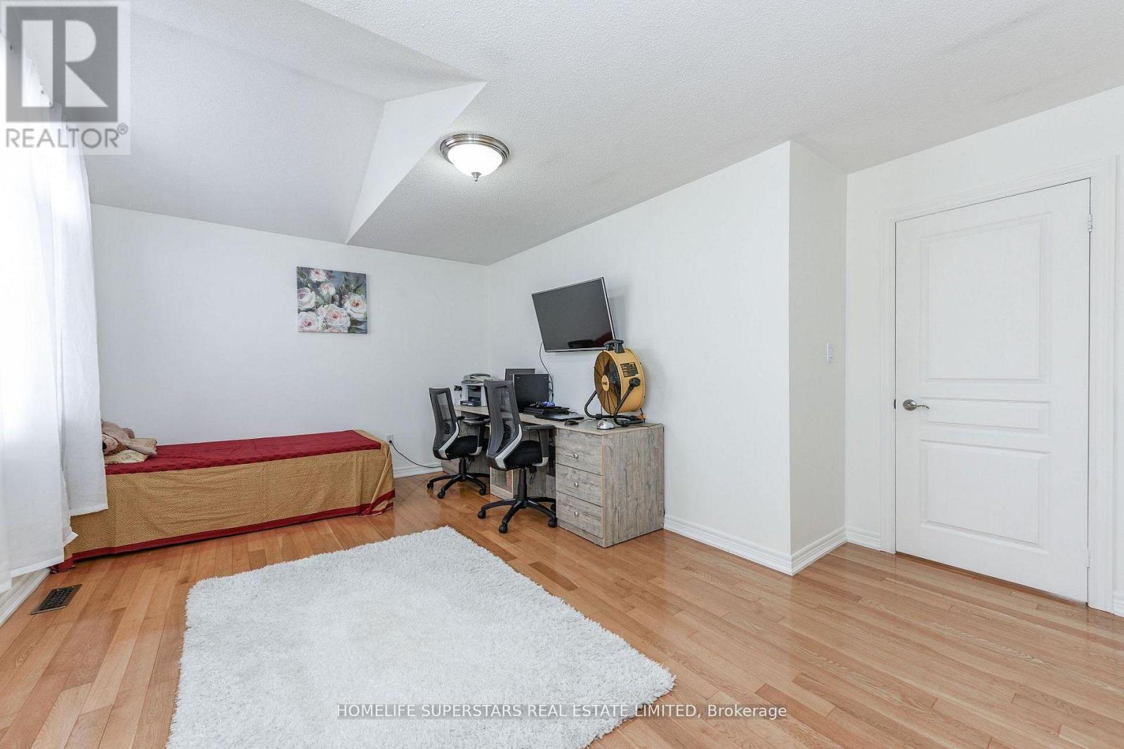 27 Dovehaven Crescent, Brampton, Ontario  L6P 2N8 - Photo 25 - W12752732